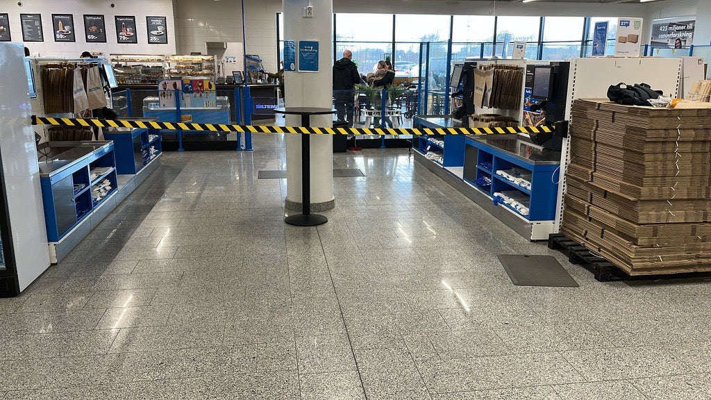 Flexibarrier Wall Cassette with Magnet in Retail Environments