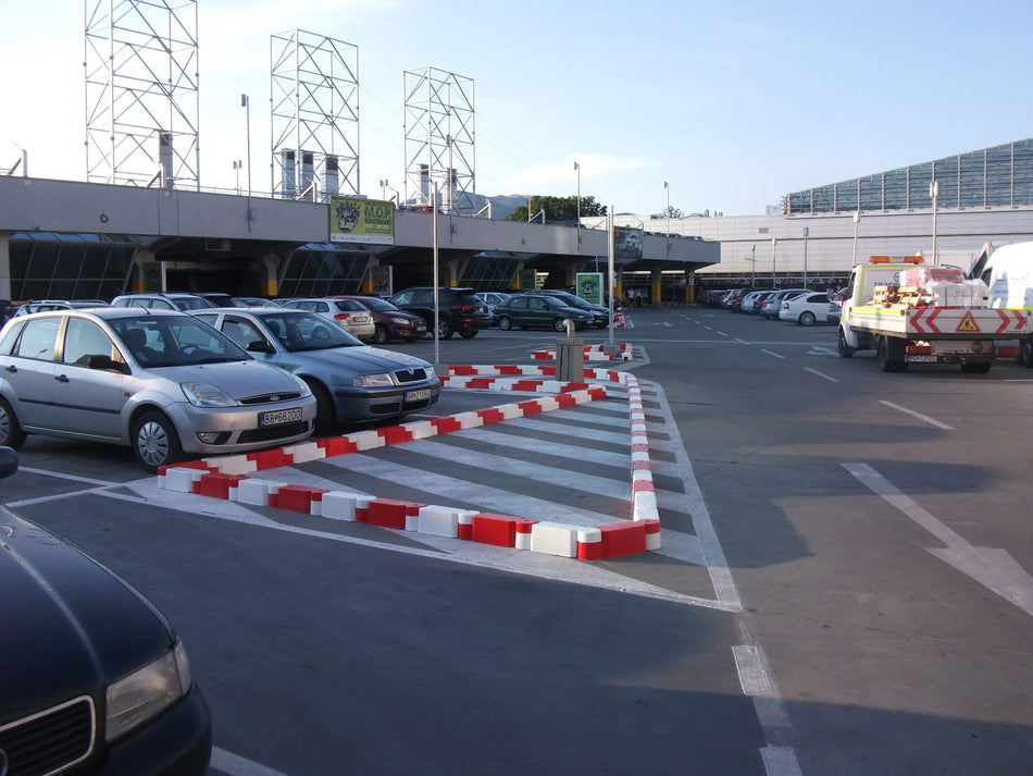 Chain Traffic Separator