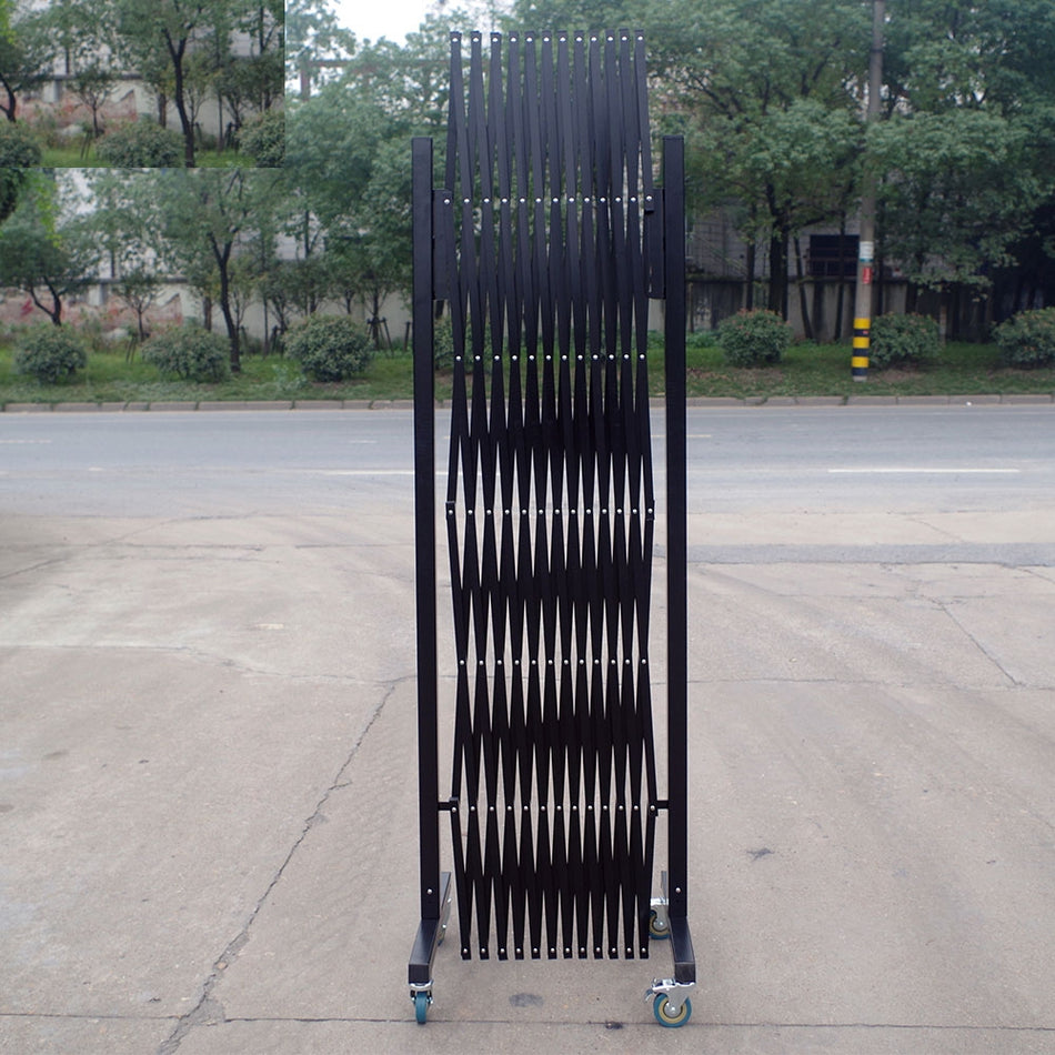 FlexiBarrier -Expanding Gate XXXL - on wheels (6.7 x 1.7m)